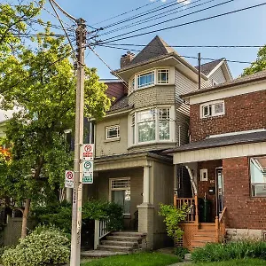 one-of-a-kind-ghostbusters-house.niagara-fallshotels.com/